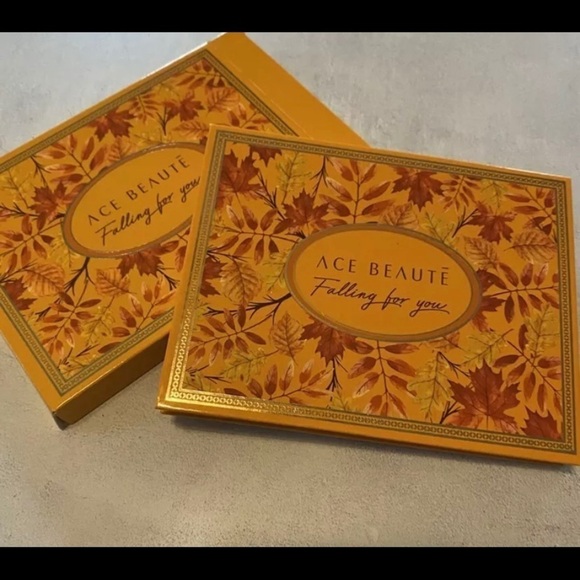 ace beaute falling for you eyeshadow palette - Picture 3 of 8